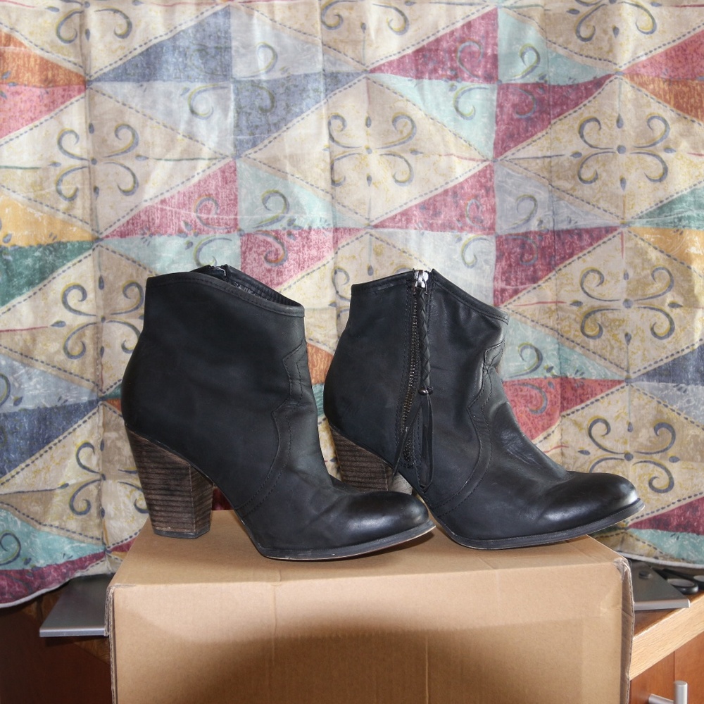 Black Aldo cowboy booties with tassels - size 9